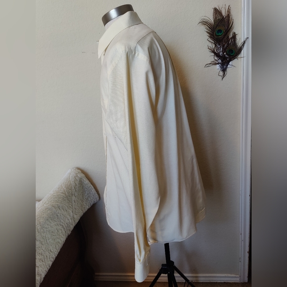 Claybrooke collared button down cream shirt 👕 🤍 (17  X 36/37) 🤍 - Picture 16 of 16